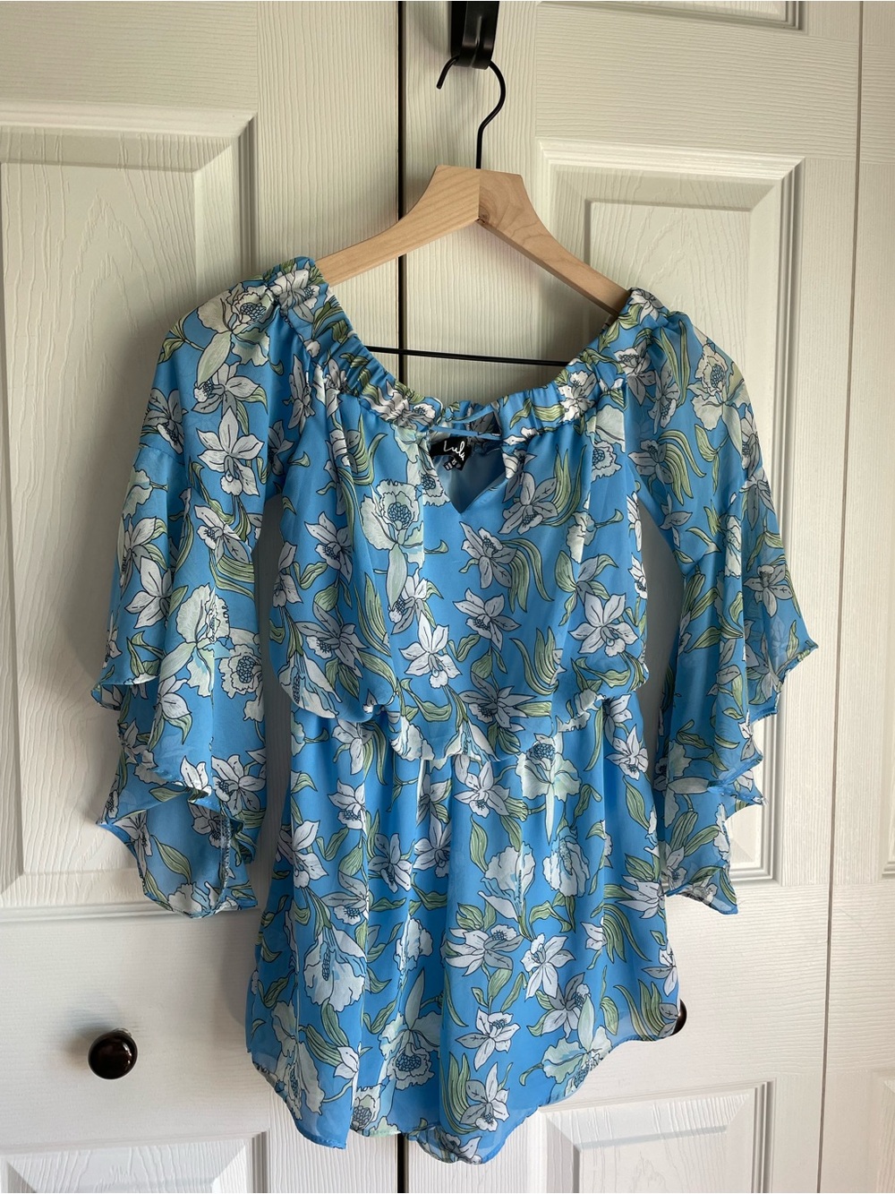 NWT Lush Blue Floral Off-Shoulder Flutter Sleeve Romper - Picture 2 of 5